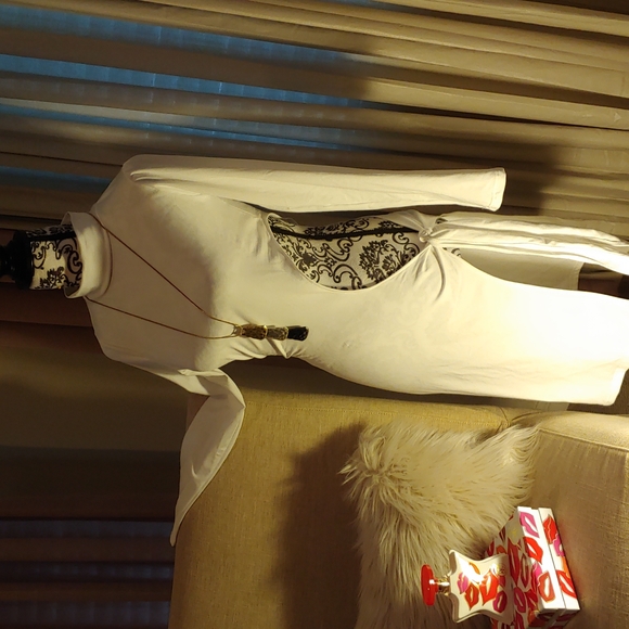 White sexy side cutout - Picture 4 of 11